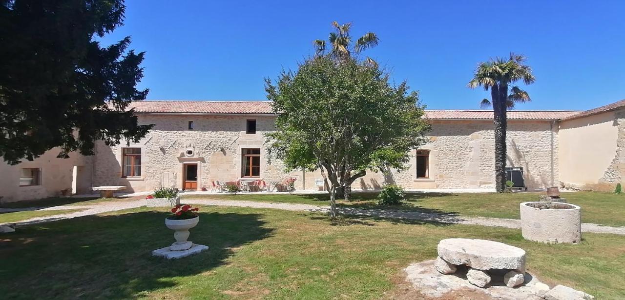 مبيت وإفطار Guillac  Domaine De Gaia, Piscine, Petanque, Ping Pong, Proche Saint-Emilion المظهر الخارجي الصورة