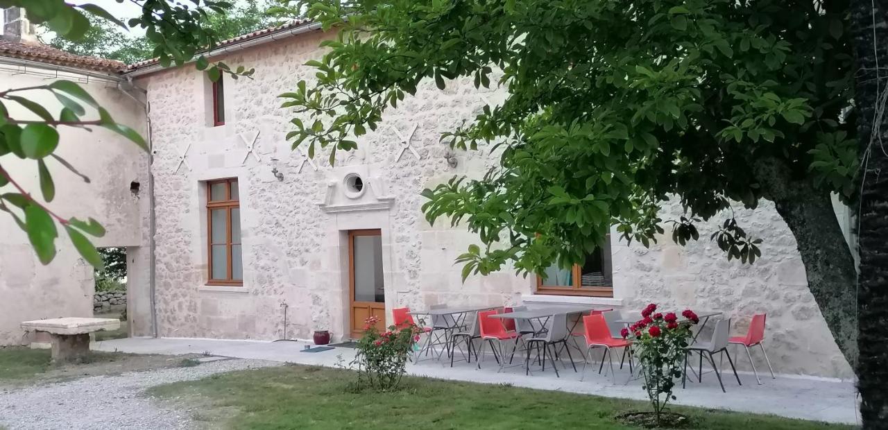 مبيت وإفطار Guillac  Domaine De Gaia, Piscine, Petanque, Ping Pong, Proche Saint-Emilion المظهر الخارجي الصورة