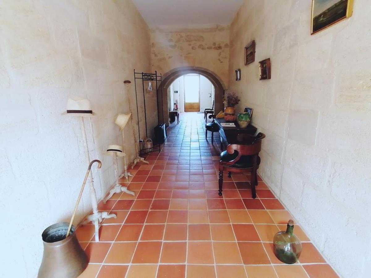 مبيت وإفطار Guillac  Domaine De Gaia, Piscine, Petanque, Ping Pong, Proche Saint-Emilion المظهر الخارجي الصورة